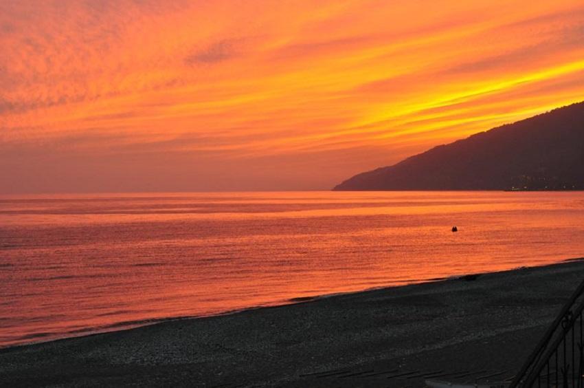Lazurniy Bereg Gagra Exterior foto