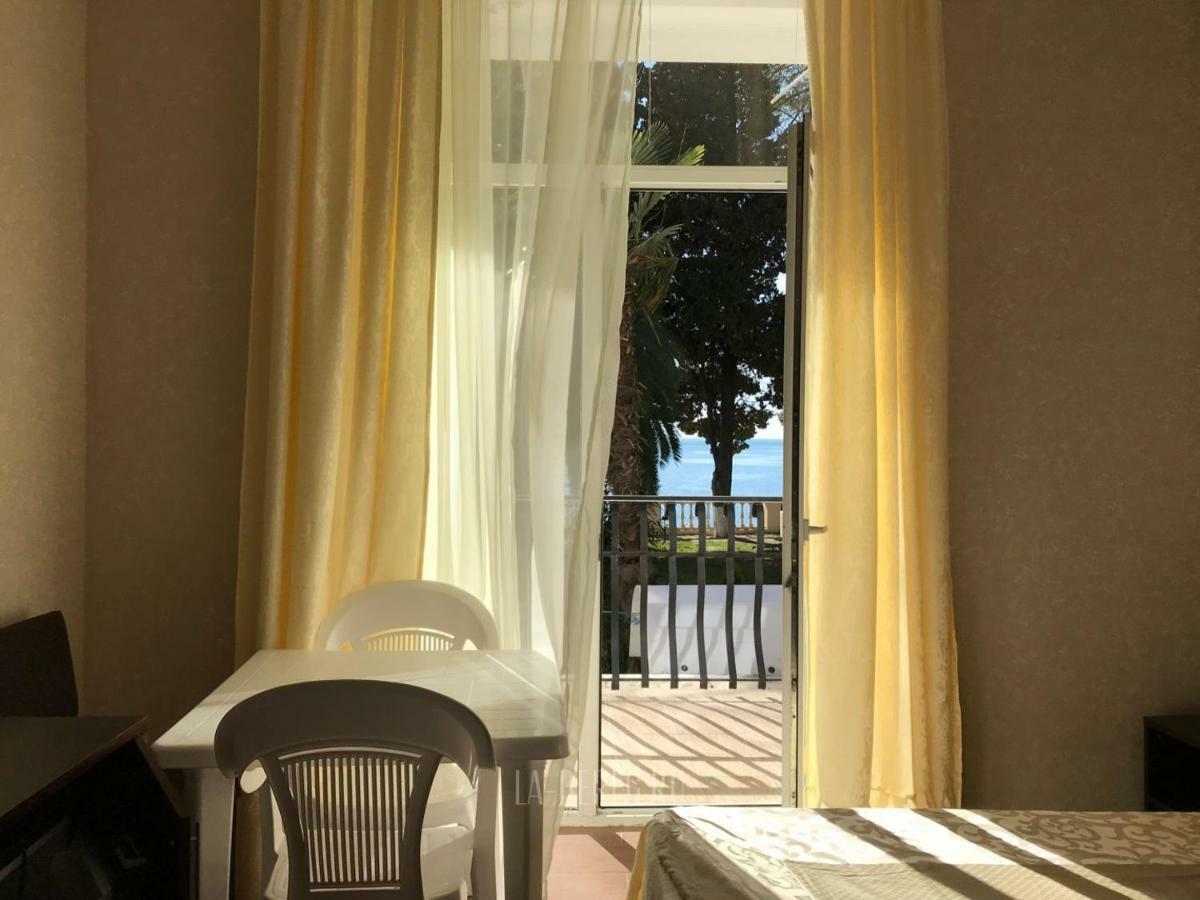 Lazurniy Bereg Gagra Exterior foto